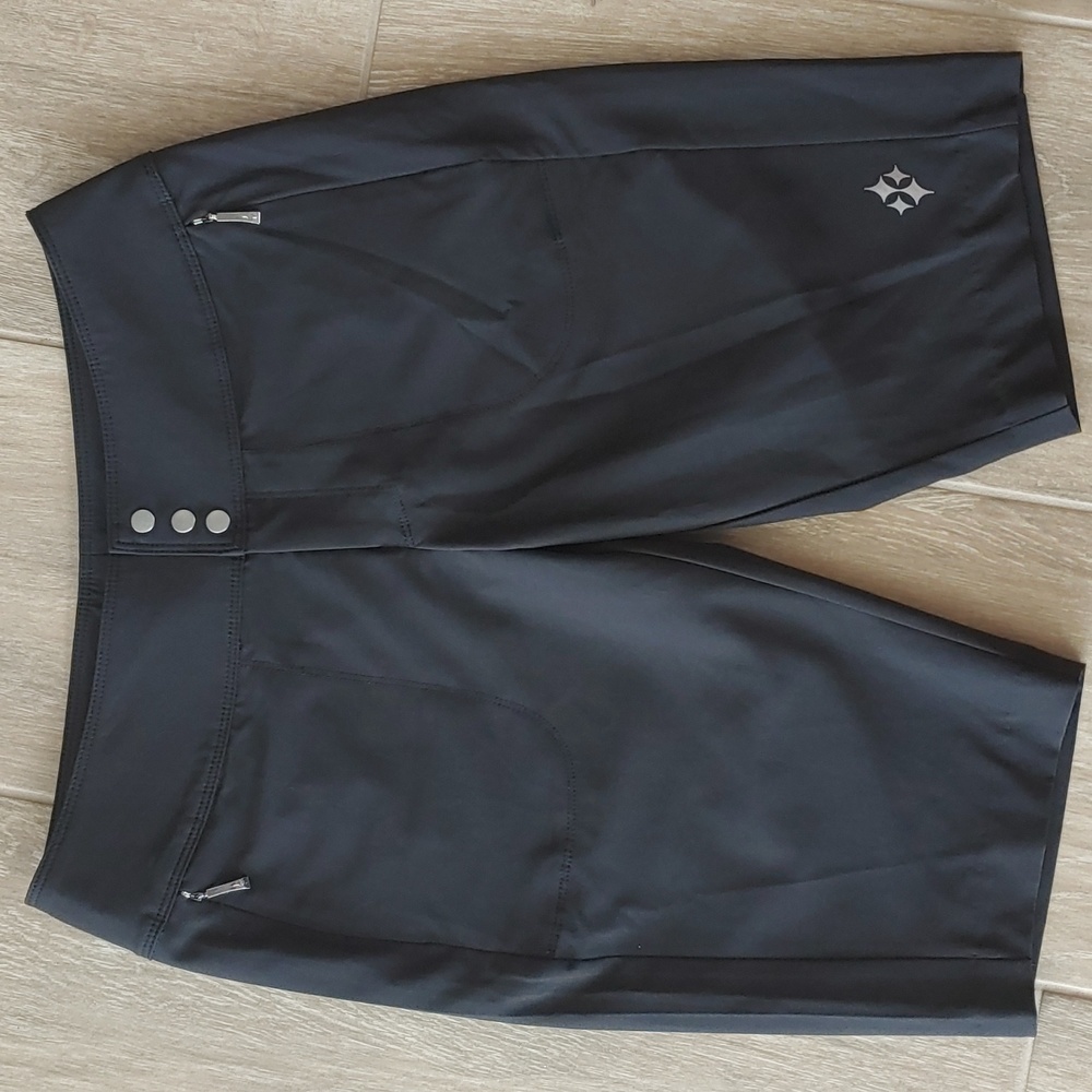 EUC Jofit Club Sz 4 Golf Bermuda Shorts, Black